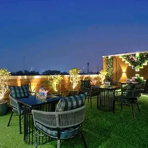 *** Hotel Hanuwant Place - 3 Minutes By Walk Aerocity Metro Station India